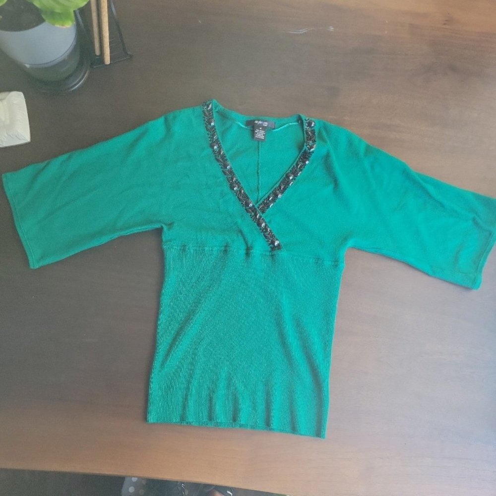 Style & Co petite. Vintage Beaded Blouse V-neck green size Medium